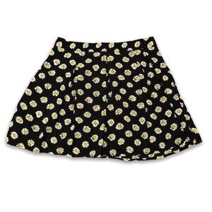 Black Mini Skirt with Daisy Flowers from Fun & Flirt size Large